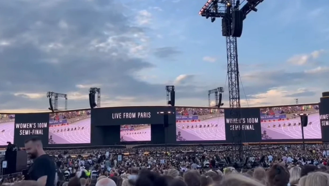 Ολυμπιακοί Αγώνες: Η Αντέλ διέκοψε συναυλία για να παρακολουθήσει τον τελικό των 100μ. γυναικών