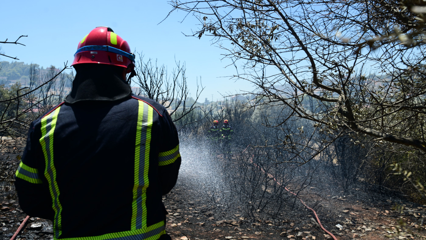Ρέθυμνο: Ολονύχτια μάχη με τις φλόγες - Σηκώθηκαν εναέρια μέσα