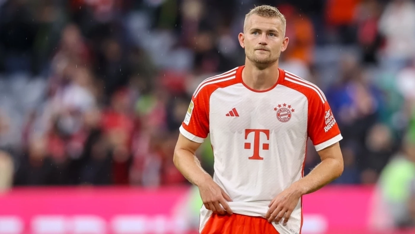 Μάντσεστερ Γιουνάιτεντ: Έκλεισε Ντε Λιχτ και Μαζράουι