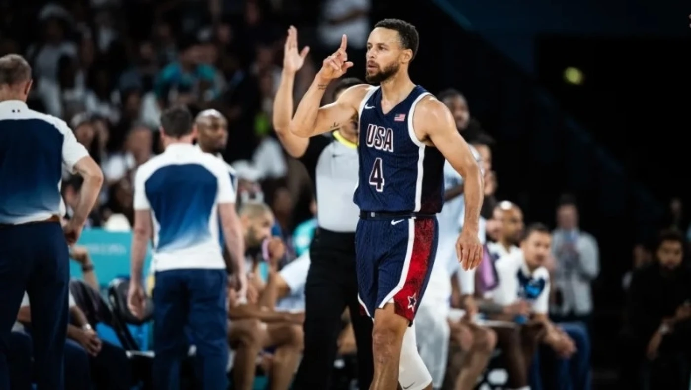 Ολυμπιακοί Αγώνες 2024: Εξωγήινος Κάρι και Χρυσό μετάλλιο για τις ΗΠΑ