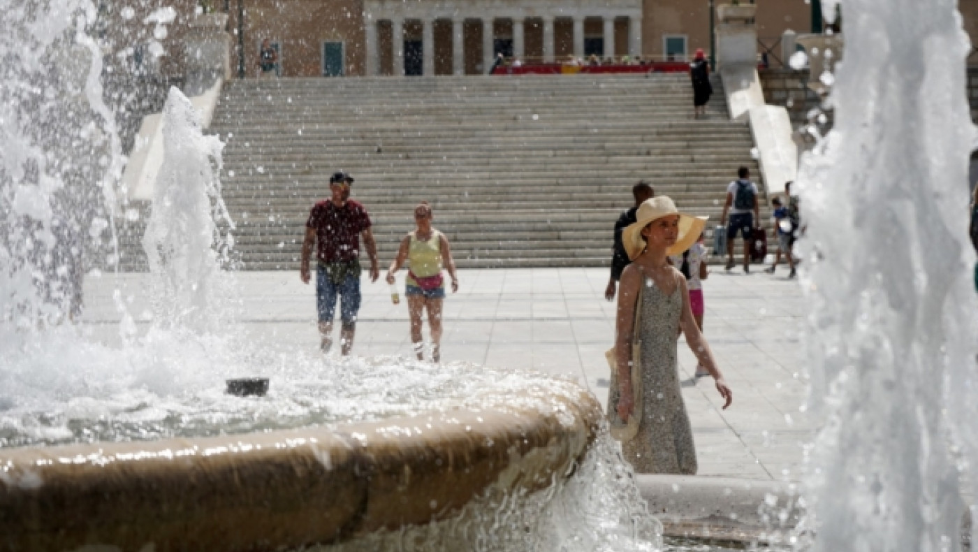 Καιρός: Σταθερά σε υψηλά επίπεδα η θερμοκρασία