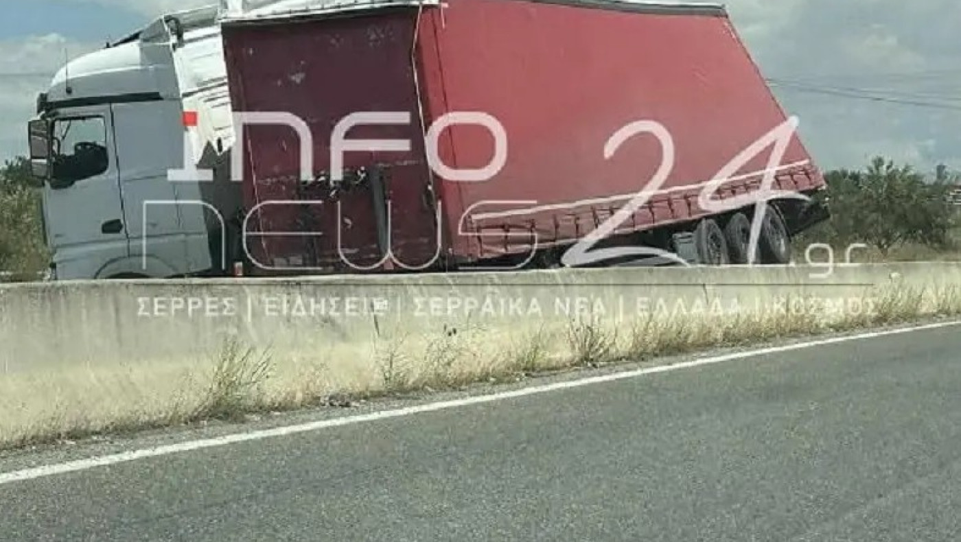 Σέρρες: Νταλίκα «δίπλωσε» στο Παλαιόκαστρο-Έκλεισε η εθνική οδός προς Προμαχώνα