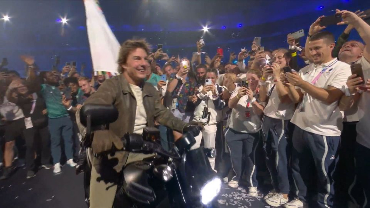 Τελετή Λήξης Ολυμπιακών Αγώνων: Γυναίκα «άρπαξε» τον Τομ Κρουζ και τον φίλησε