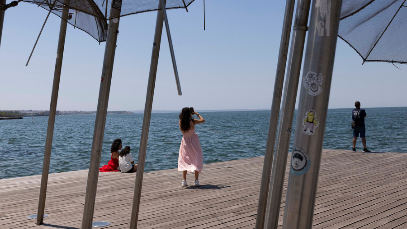 «Βουλιάζουν» Χαλκιδική και Θεσσαλονίκη από τουρίστες - Στο 85% η μέση πληρότητα