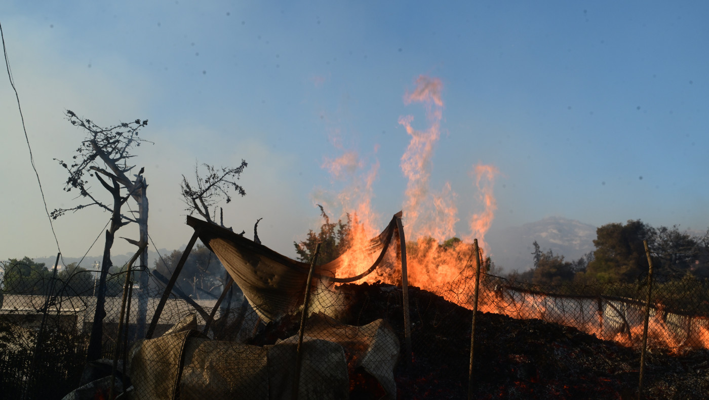 Πυρκαγιά στην Αττική: Έφτασαν τα τουρκικά πυροσβεστικά εναέρια μέσα