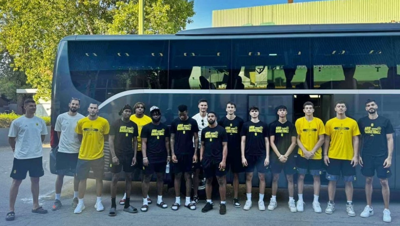 Άρης: Αναχώρησε για Καρπενήσι με τον υπό δοκιμή Ντόνοβαν Κλέι