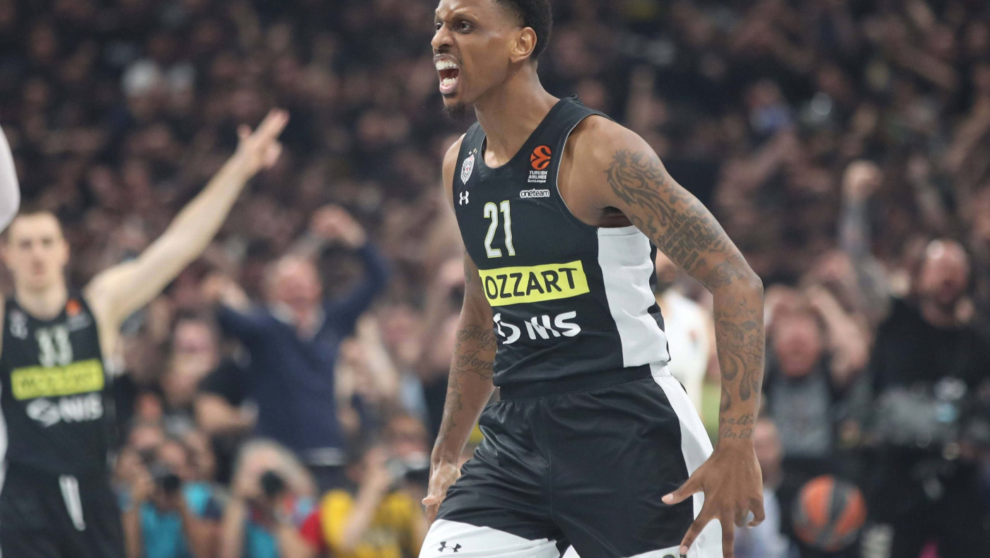 Σερβία: «Ο Νάναλι χαστούκισε τον Λαρεντζάκη στη φυσούνα και απειλούσε δημοσιογράφους»