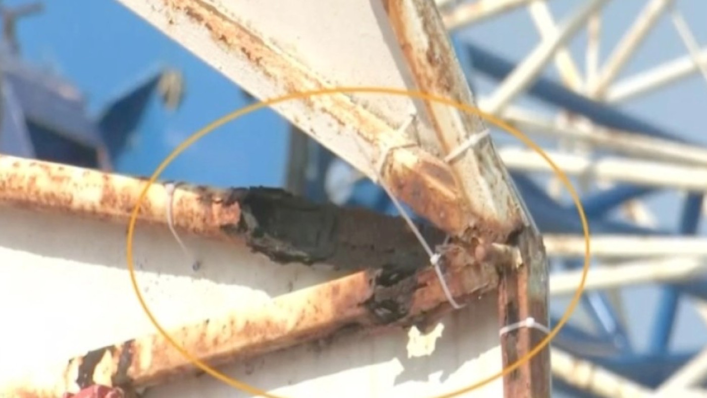 Εικόνες-ΣΟΚ: Σάπια σίδερα στήριζαν το «φονικό» παιχνίδι στο Πευκοχώρι (vid)