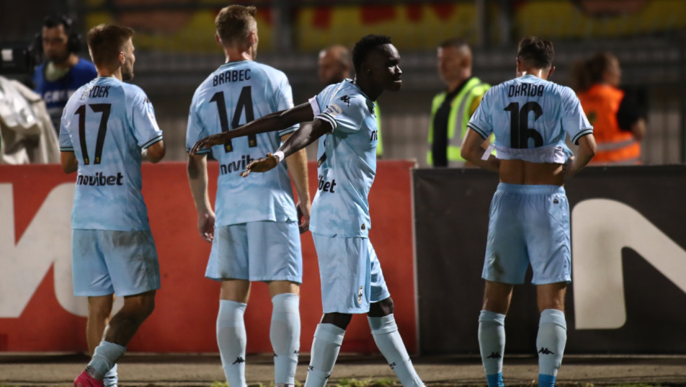 Άρης: Σουτάρετε, ρε, σουτάρετε...