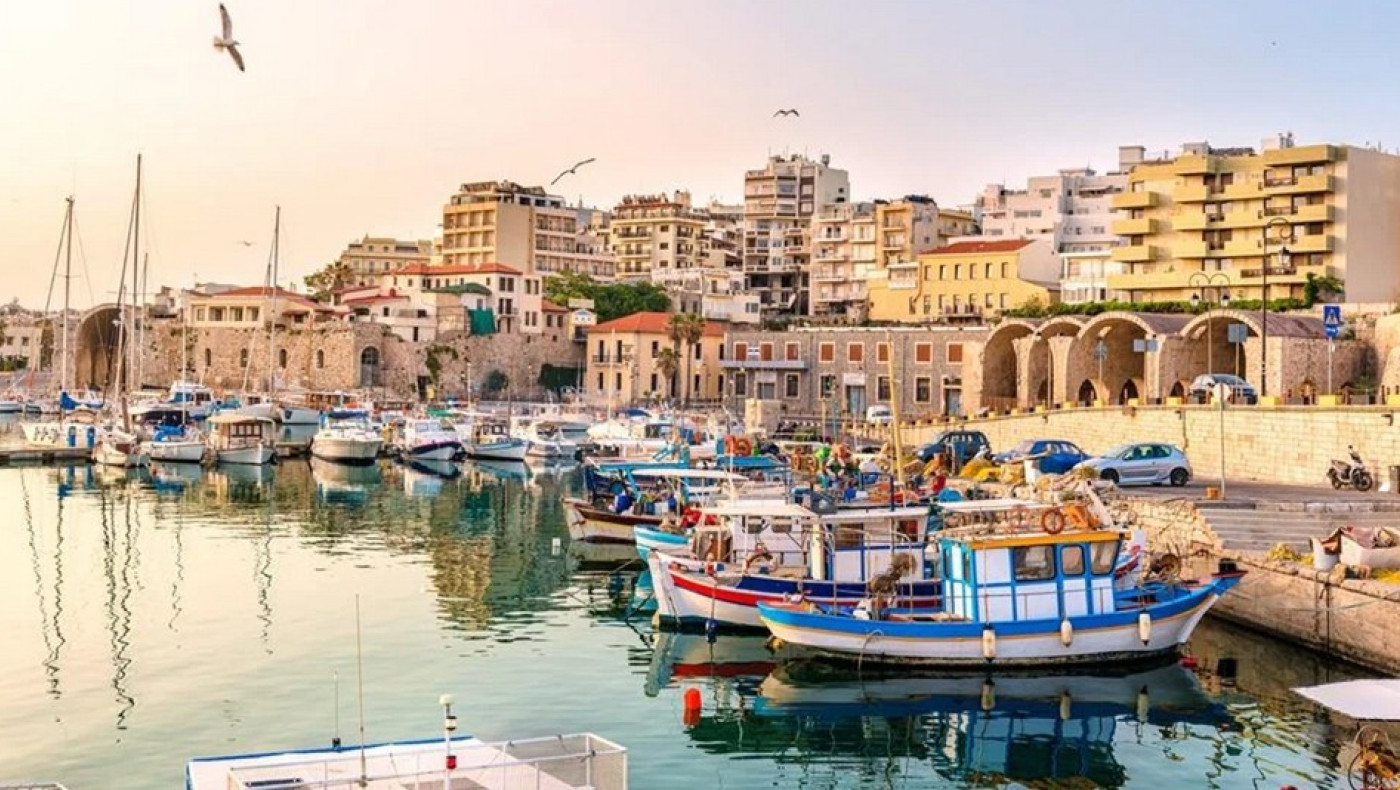 Ηράκλειο: Χειροπέδες σε αντιδήμαρχο μετά από μήνυση για κοπή δέντρου