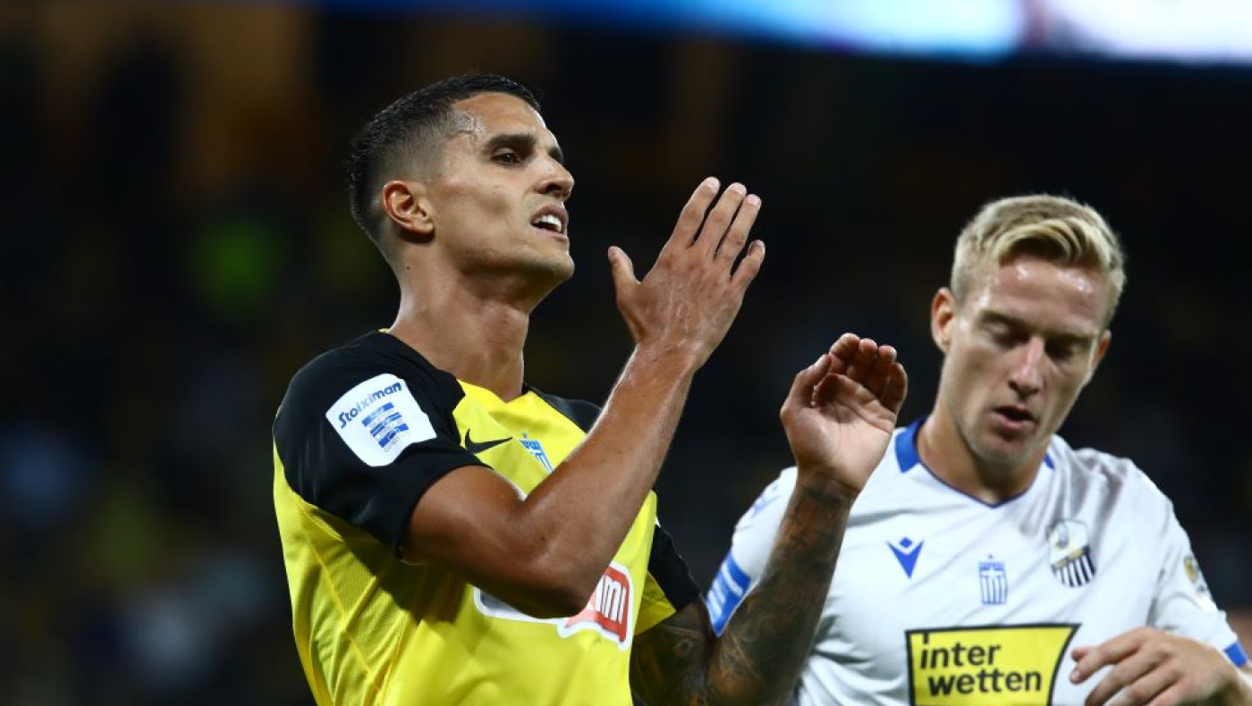 «Έκρηξη» του κόσμου στην OPAP Arena: «ΑΕΚ, ΑΕΚ, αυτό δεν είναι ΑΕΚ!»