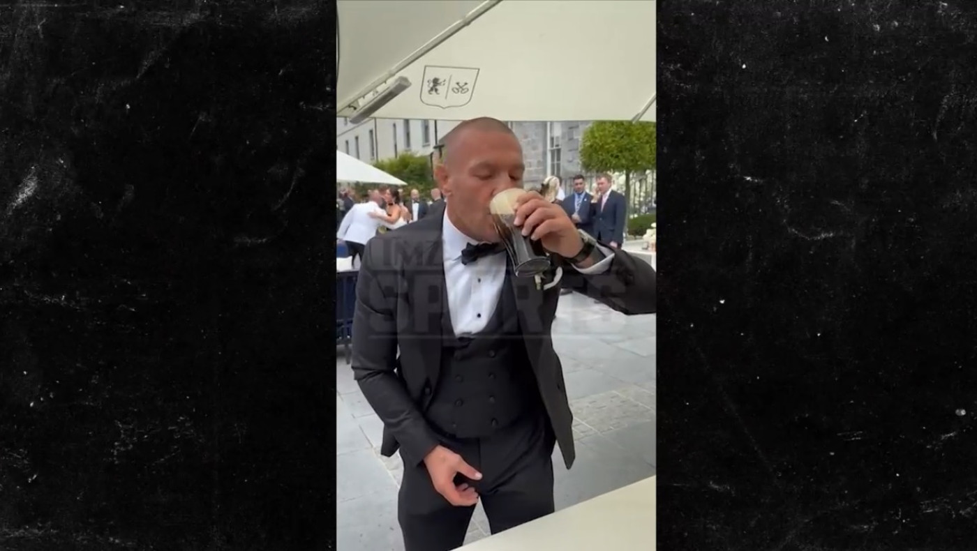 Conor McGregor: Κατεβάζει... μονορούφι μπύρα στο γάμο της αδελφής του (vid)