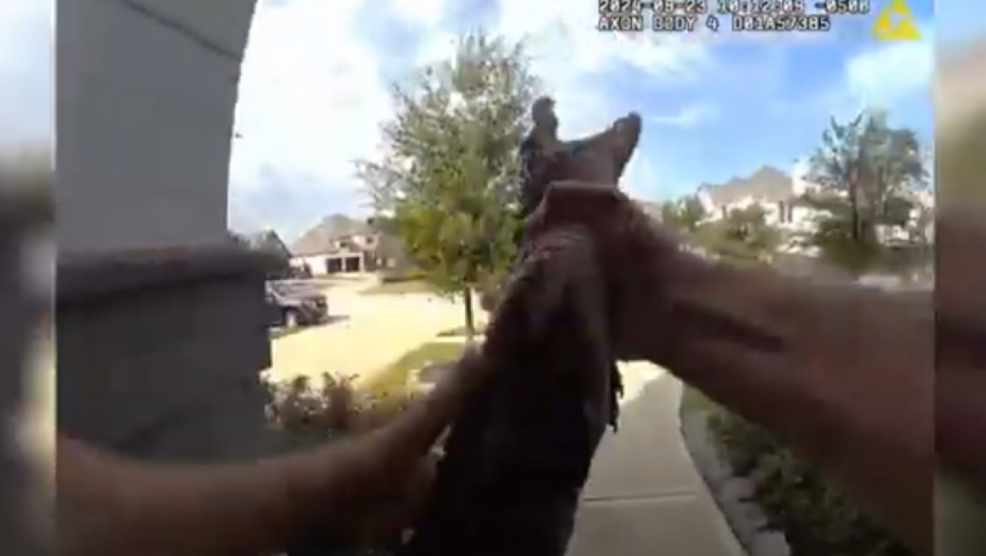 ΗΠΑ: Αστυνομικός έπιασε αλιγάτορα με γυμνά χέρια!