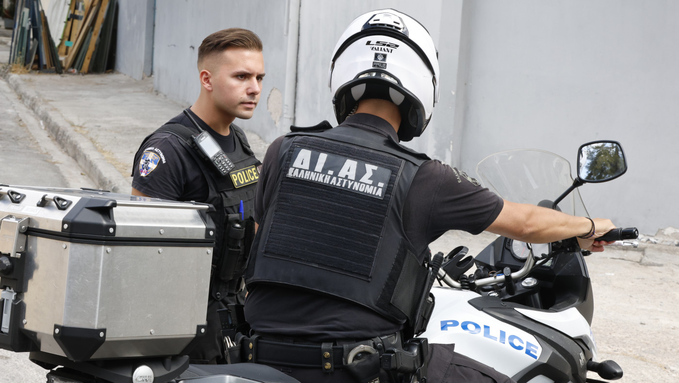 Συναγερμός στον Άλιμο:  Συνελήφθησαν Τούρκοι με βαρύ όπλισμο (video)!