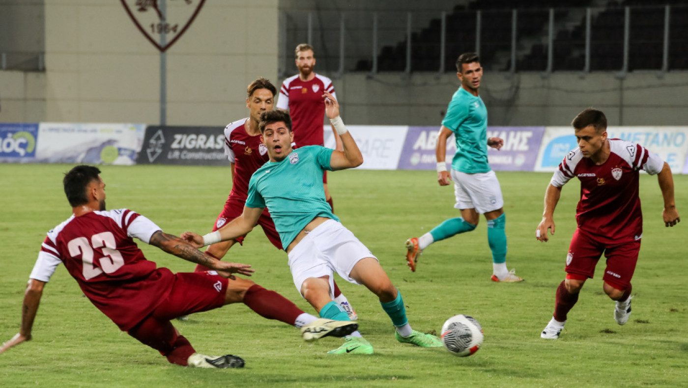 Φιλική νίκη για ΑΕΛ - Βραβεύτηκε ο Κοτσόλης