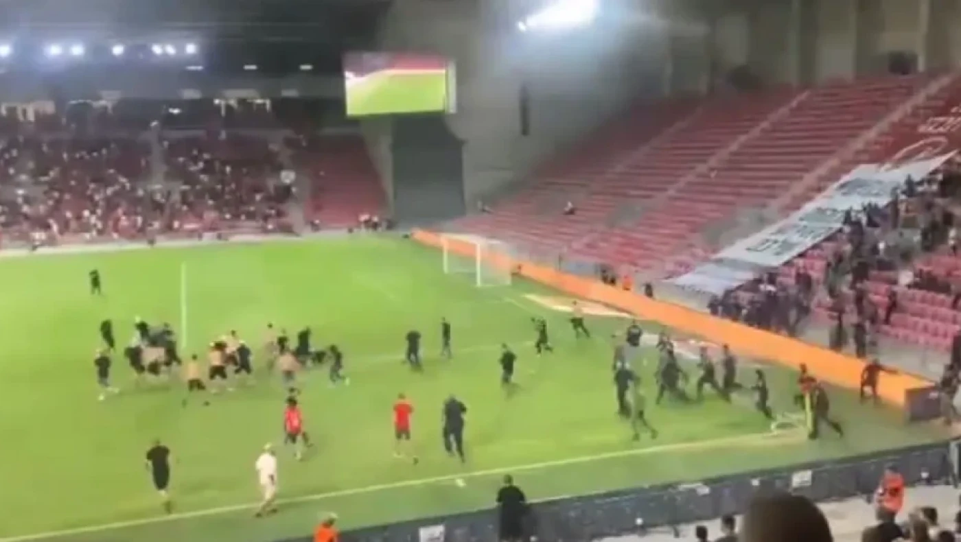 Ισραήλ: Γιούχαραν τον εθνικό ύμνο και ξέσπασαν άγρια επεισόδια (vid)