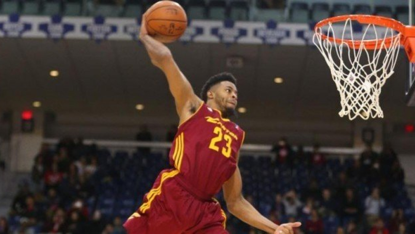 Τα «έσπασε»   το     TOP 10 του NBDL!       (video)