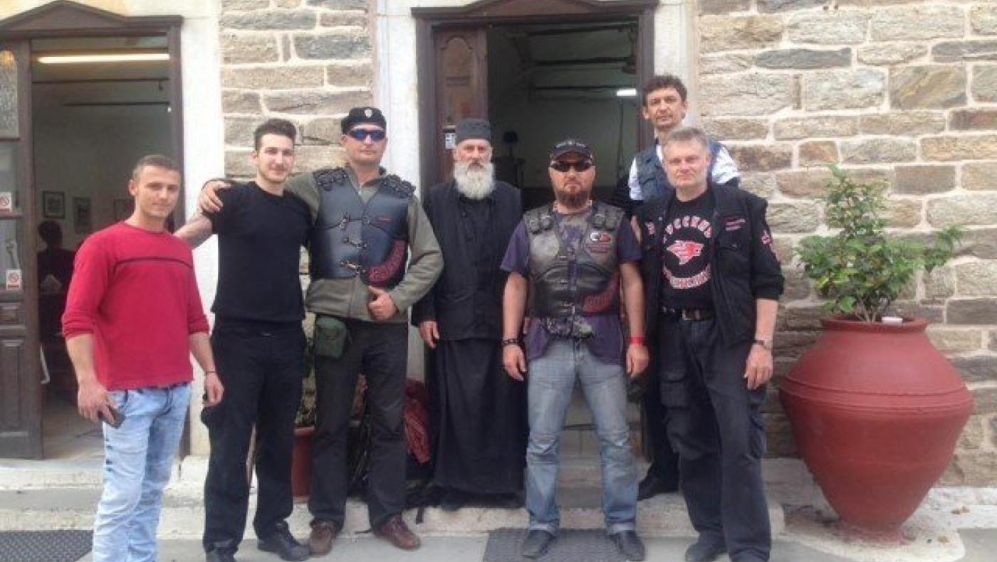 Οι Ρώσοι «Λύκοι της νύχτας» εκκλησιάζονται στο Άγιον Όρος (ΦΩΤΟ)