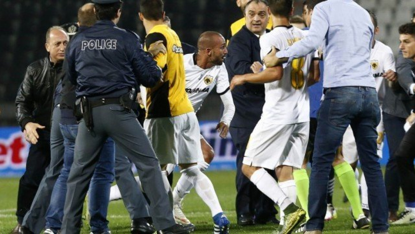 Τζιμπούρ: «Δε χτύπησα και δεν ήθελα να χτυπήσω τον Βελλίδη!»