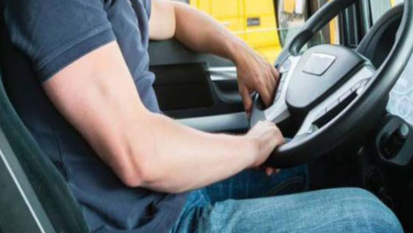 Καρδίτσα: Οδηγός ΚΤΕΛ ασχολείται με το κινητό  ενώ οδηγάει