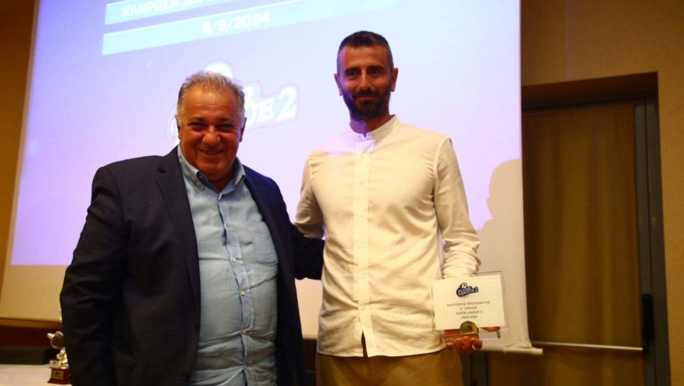 Μαλεζάς για τη βράβευσή του: «Ευχαριστώ παίκτες και σταφ που είναι δίπλα μου και με στηρίζουν»