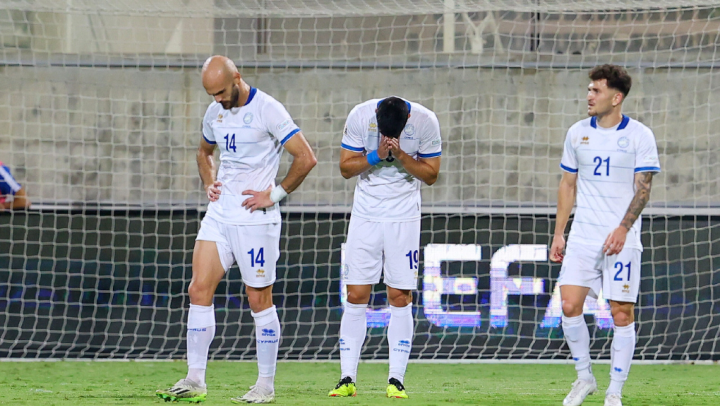 «Νυχτοπερπατήματα» και βαριές... καμπάνες στην Εθνική Κοσόβου: «Θα σας σπάσω τα πόδια»