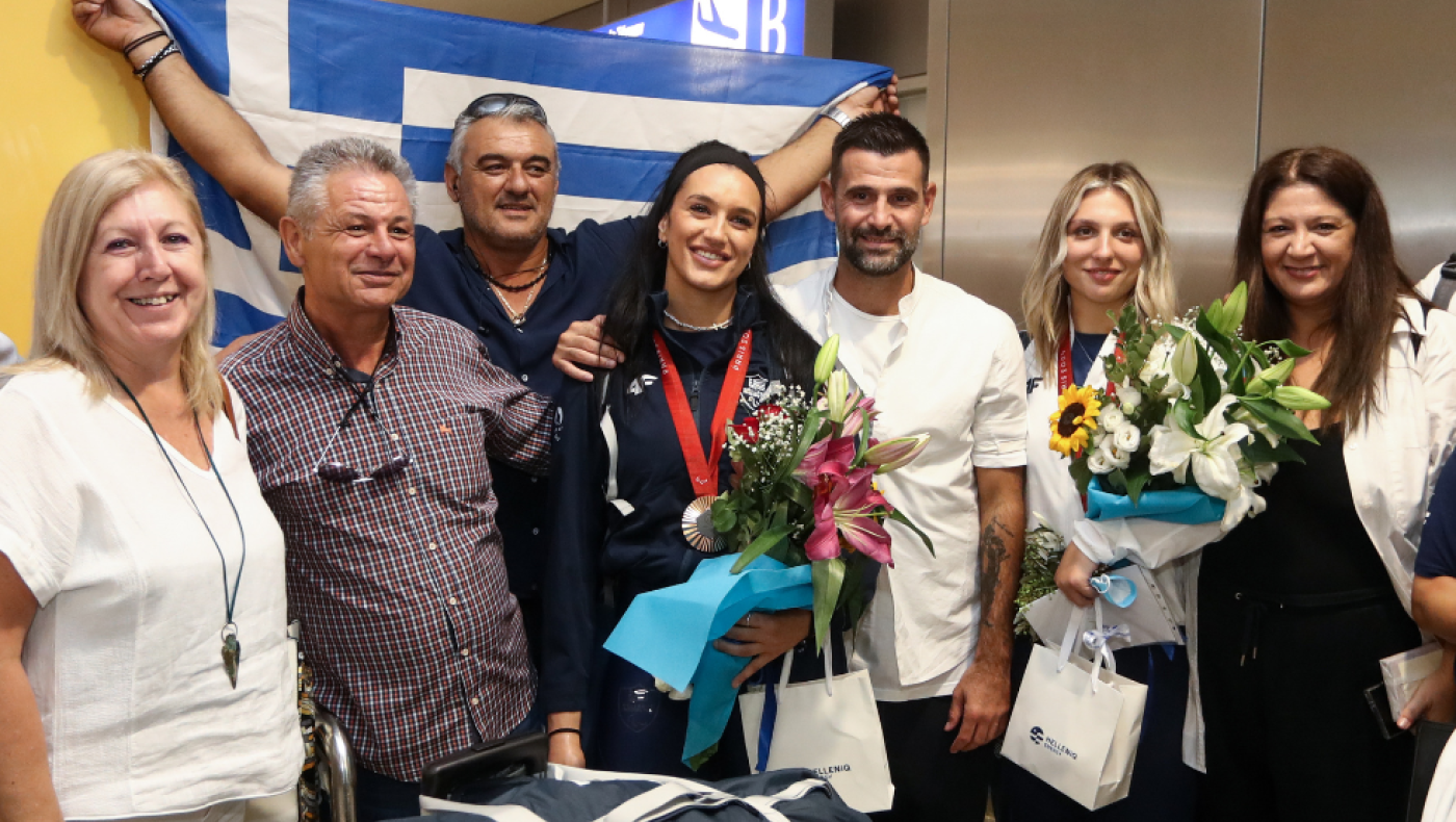 Θερμή υποδοχή για τους Έλληνες Παραολυμπιονίκες στο «Ελ. Βενιζέλος»!