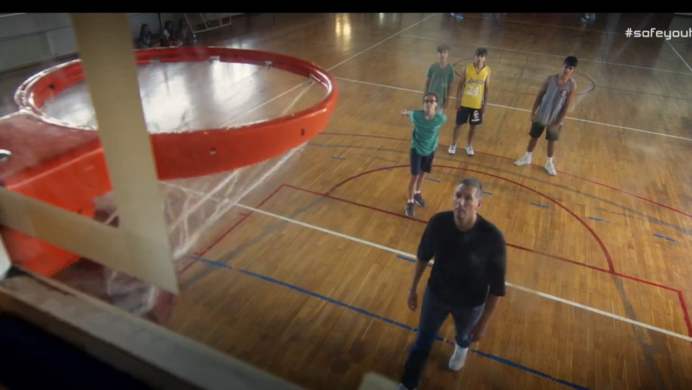 Ο Διαμαντίδης σε καμπάνια της ΕΛ.ΑΣ κατά της βίας: «Μαζί κλείνουμε την πόρτα στη βία»