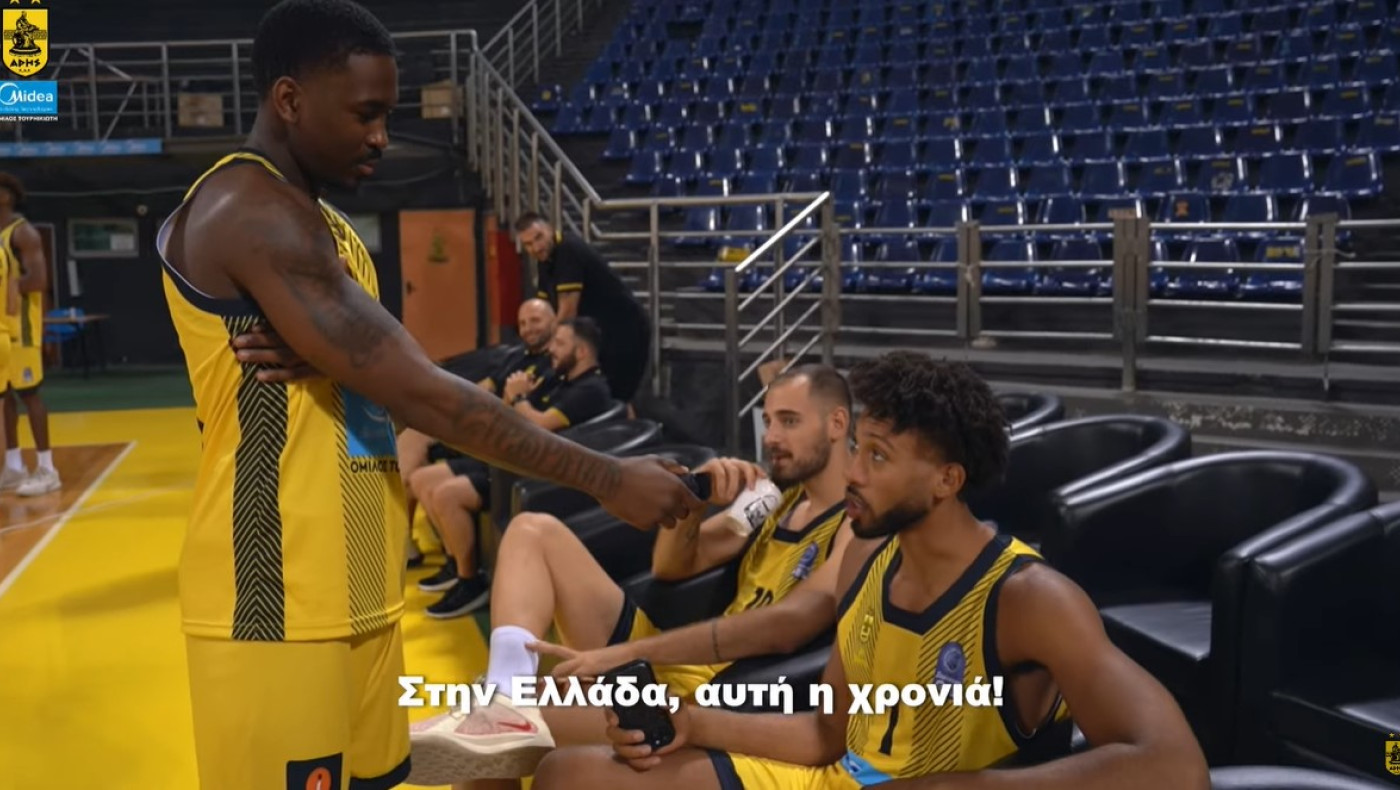 Άρης: Ο Χοτζ σε ρόλο... δημοσιογράφου πήρε συνεντεύξεις από συμπαίκτες του! (vid)