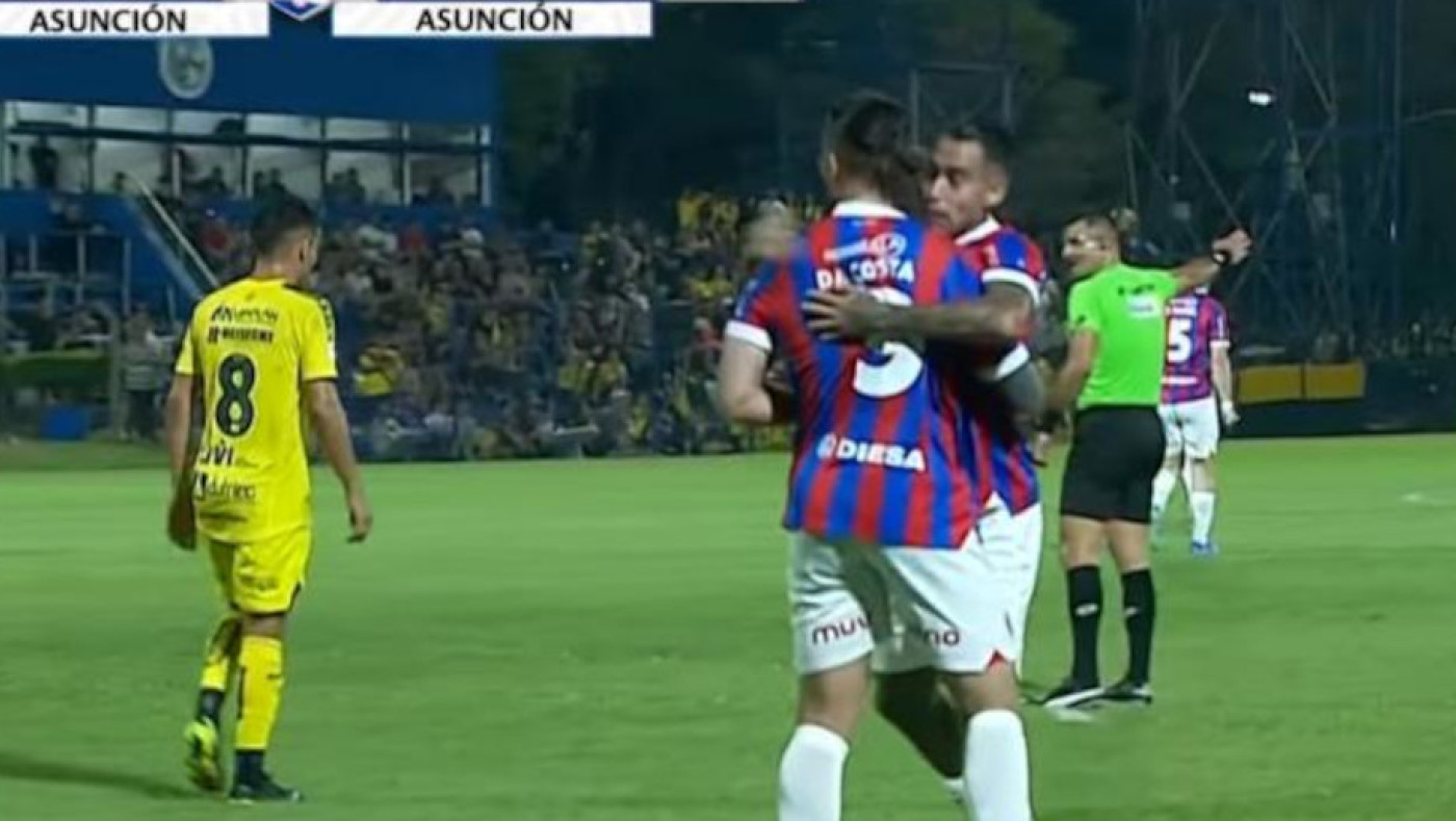 Ντεμπούτο με πρόκριση για Αραούχο: Αποδοκιμασίες για Χιμένεθ