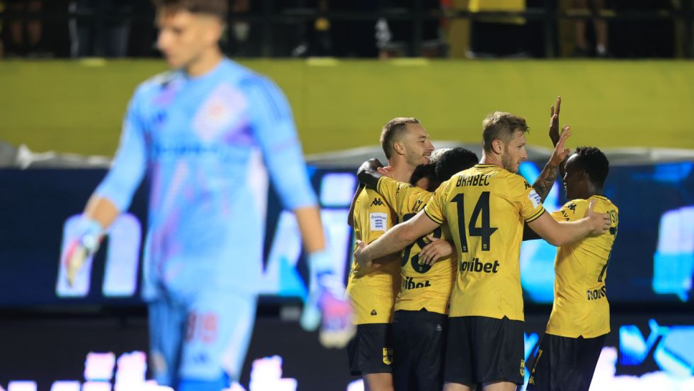 Σχόλιο Στράντζαλη: «Τεράστια νίκη Άρη, εγκλώβισε τον Ολυμπιακό»