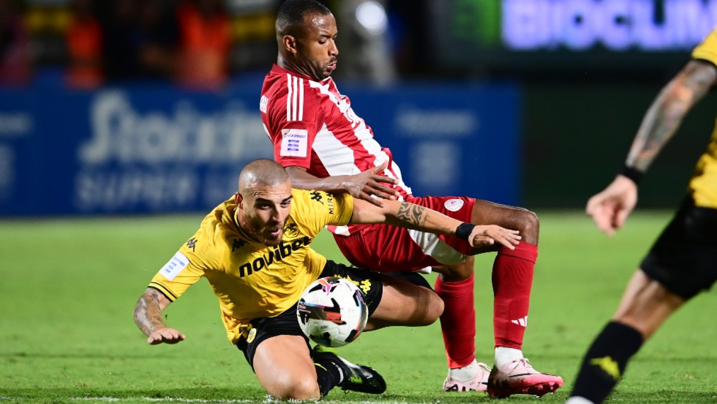 Βέλεθ: «Μου αρέσει περισσότερο ως κεντρικός αμυντικός»