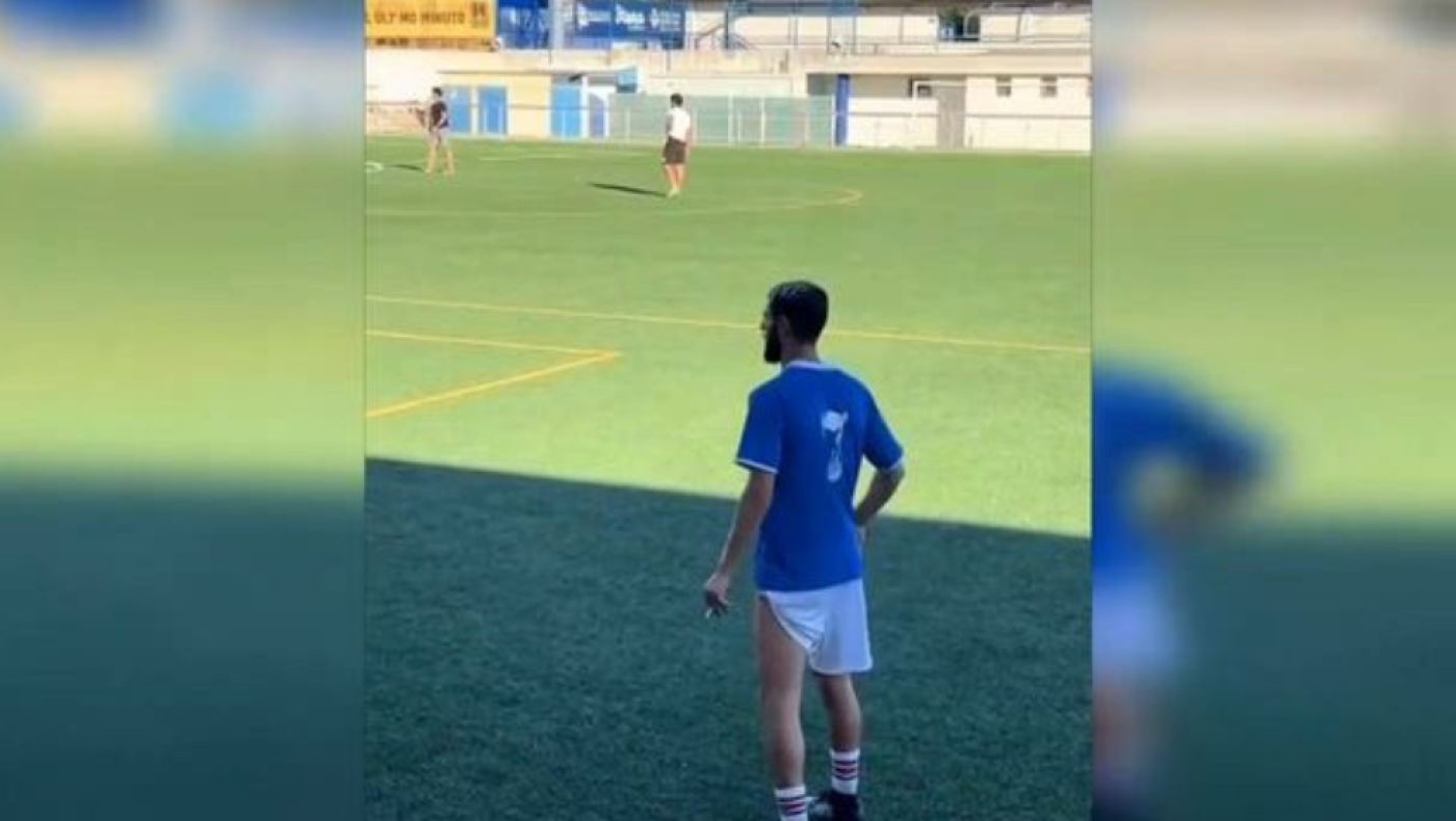 Απίστευτο περιστατικό! Ποδοσφαιριστής ζήτησε τσιγάρο από φίλαθλο