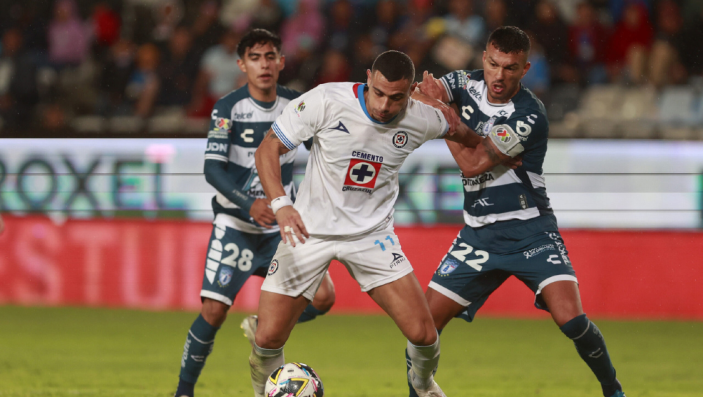 Γιακουμάκης on fire, σκόραρε δις και έφτασε τα 5 γκολ με την Κρουζ Αζούλ