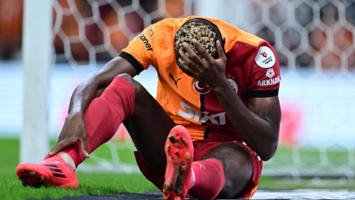 Ηρωικός Όσιμεν-Αγωνίστηκε για ένα ημίχρονο με σπασμένο χέρι