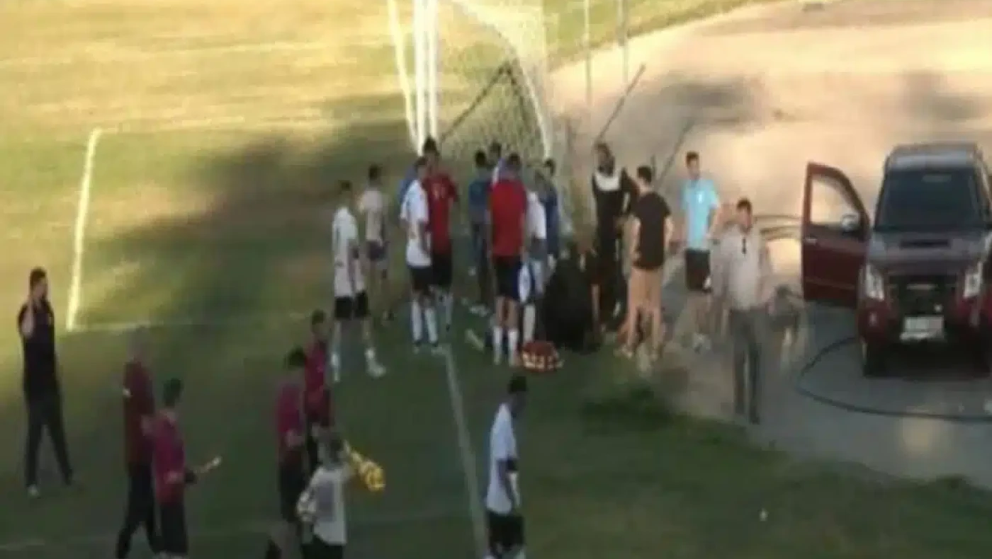 Αθάνατο ελληνικό ποδόσφαιρο: 26χρονος τερματοφύλακας μεταφέρθηκε στο Κέντρο Υγείας σε καρότσα αγροτικού!