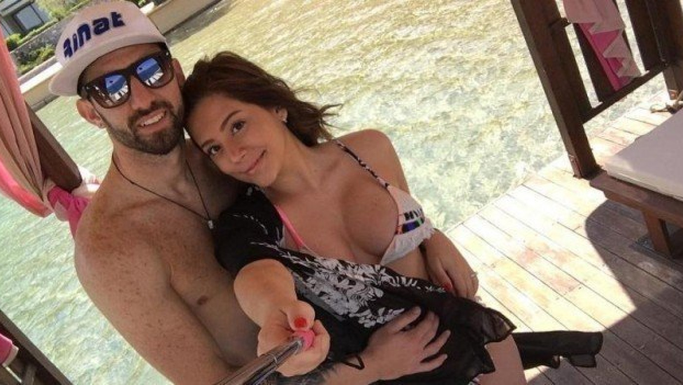 Βάζει φωτιά στη Μύκονο η πληθωρική σύντροφος του Μπαρόχα! (pics)