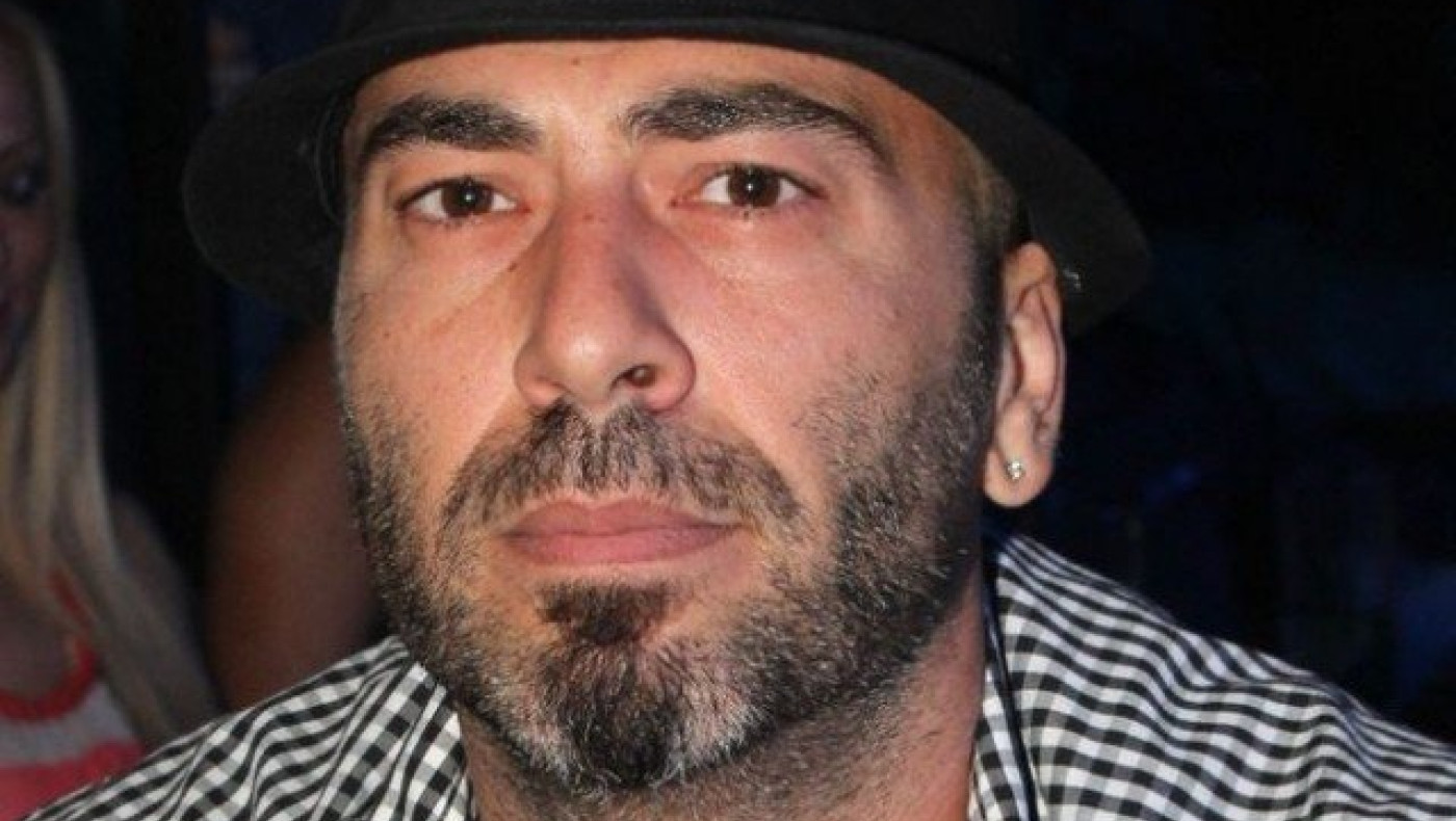 Βαλάντης: «Είμαι ο μόνος που έκανα σεξ με τρεις γυναίκες ταυτόχρονα;»