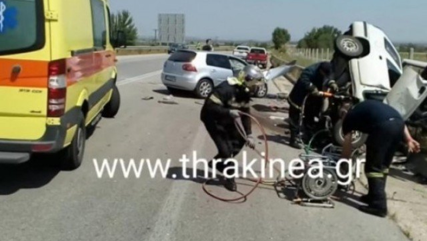 Τέσσερις νεκροί                σε τροχαίο στον Έβρο