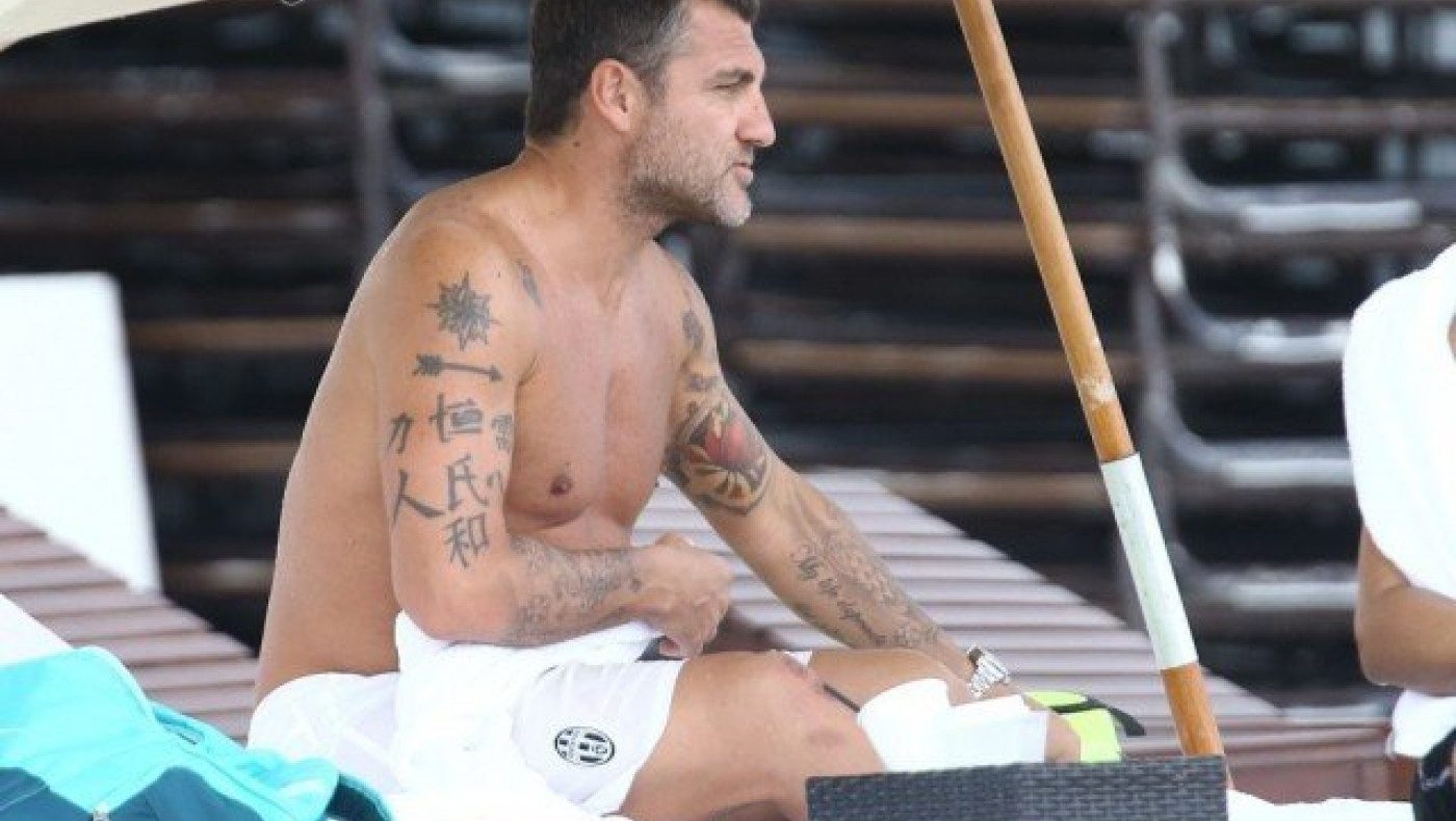 Ο Κρίστιαν Βιέρι με τη νέα «Ναόμι Κάμπελ» στη Μύκονο! (pics)