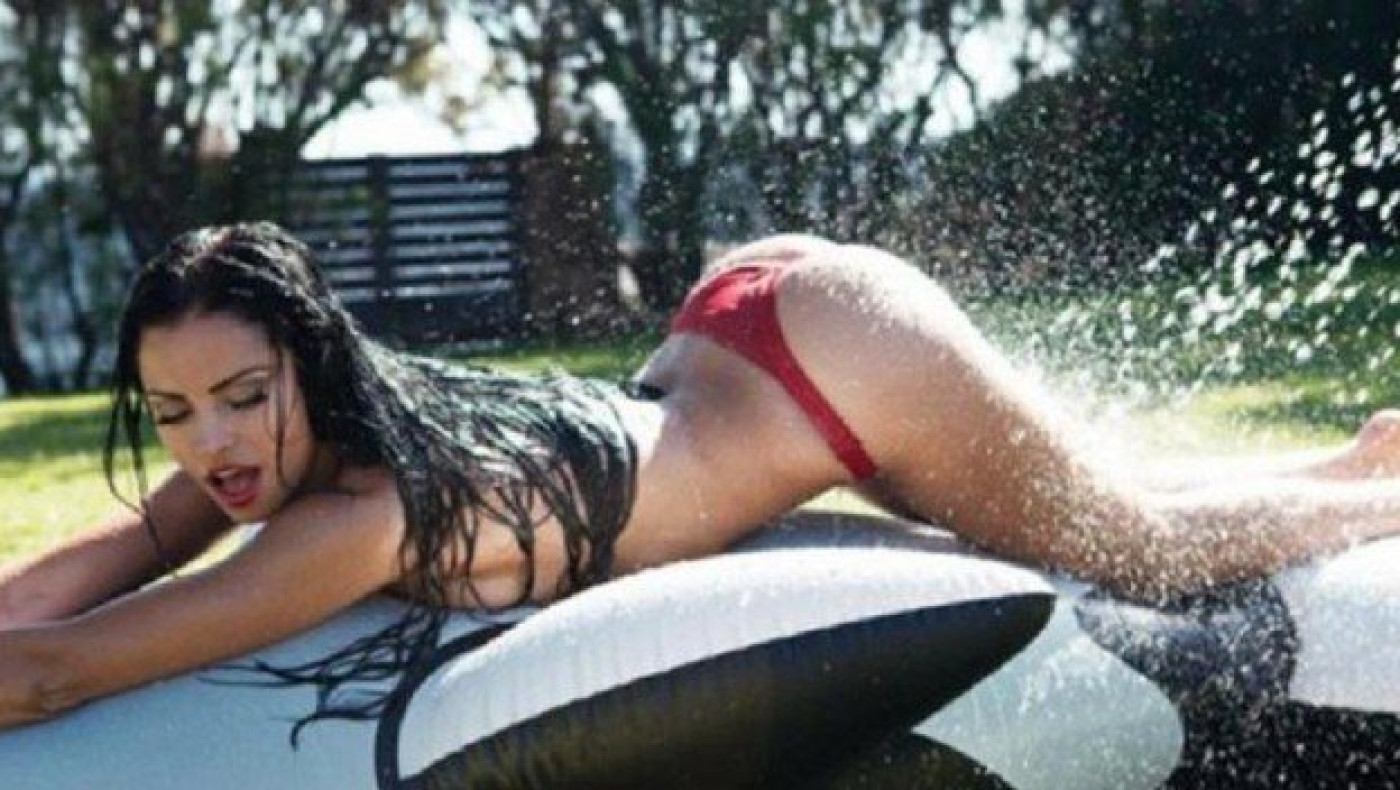 Η Δήμητρα Αλεξανδράκη προκάλεσε... σεισμό στον Πόρο