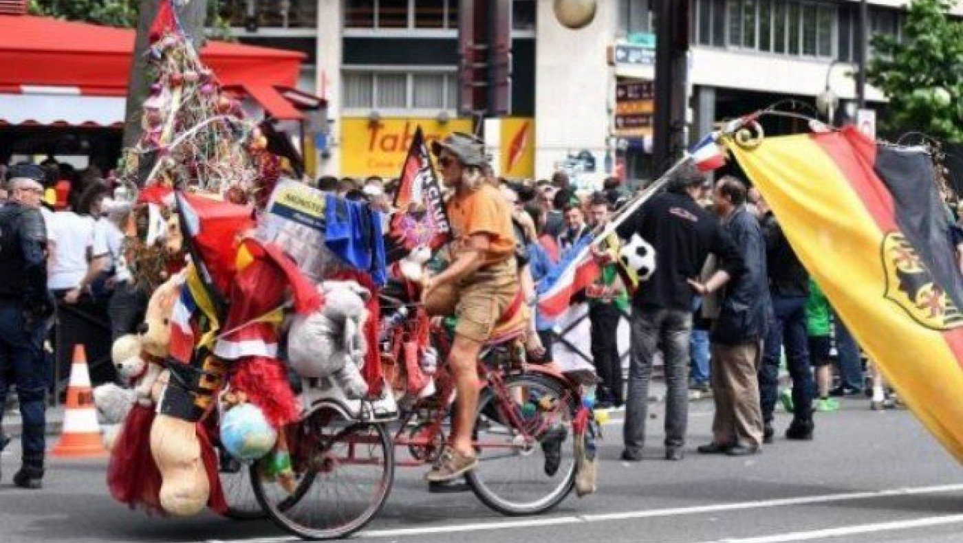 Euro     2016   :  Είναι    τρελός    ο    Γερμανός