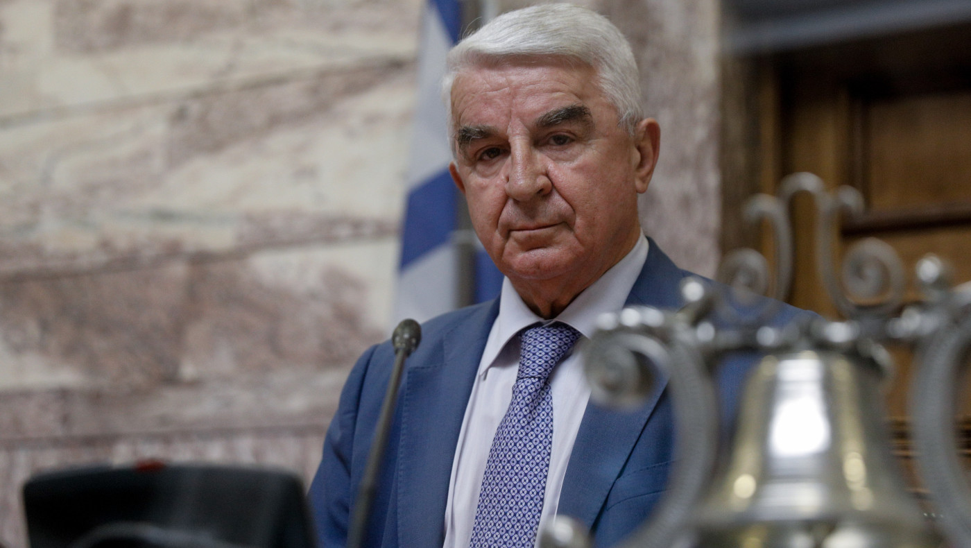 Πρόεδρος Βουλής: Επικό σαρδάμ για βουλευτή του ΣΥΡΙΖΑ