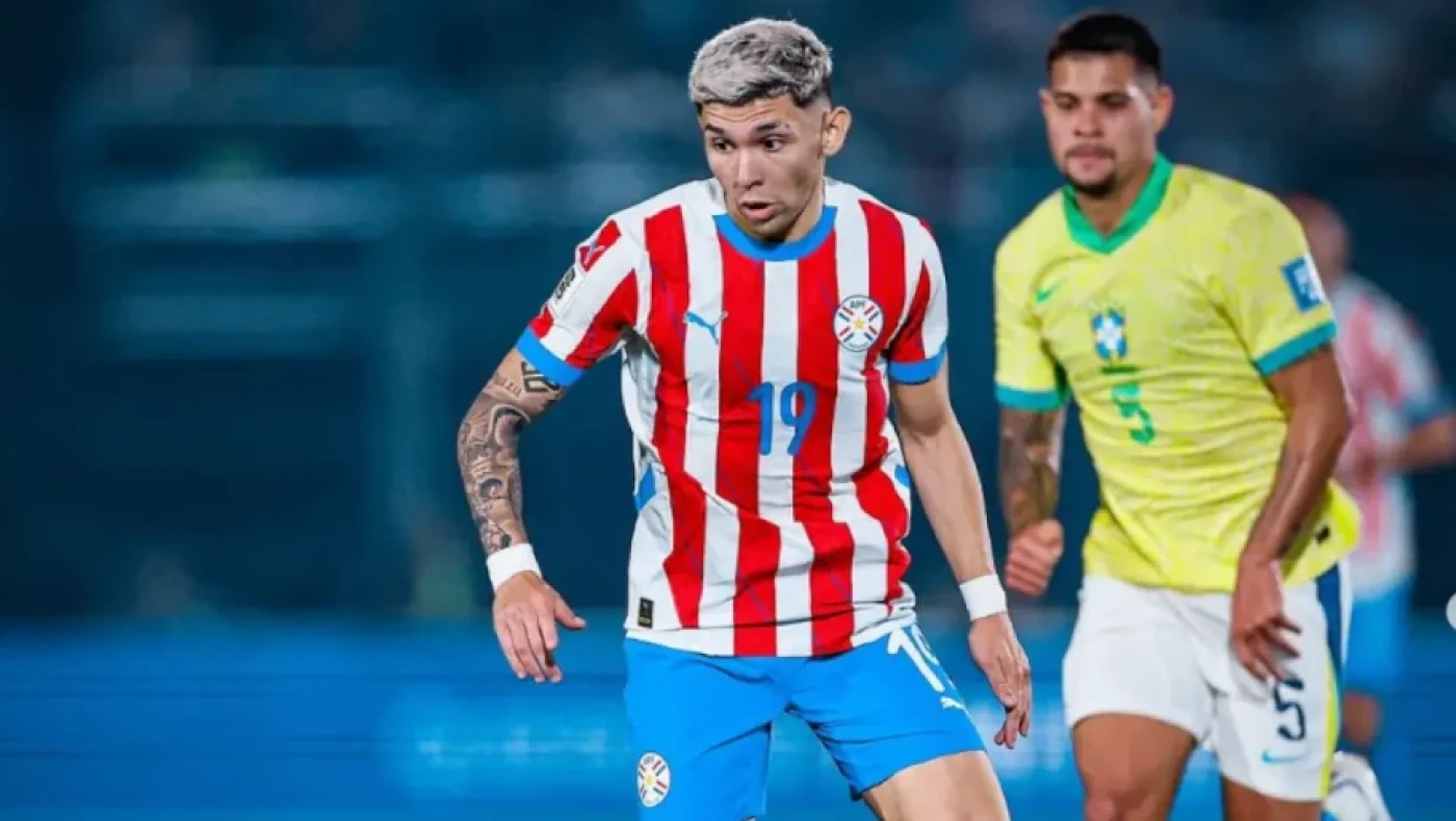 Διεθνής παραγουανός ποδοσφαιριστής λιποθύμησε εν πτήσει