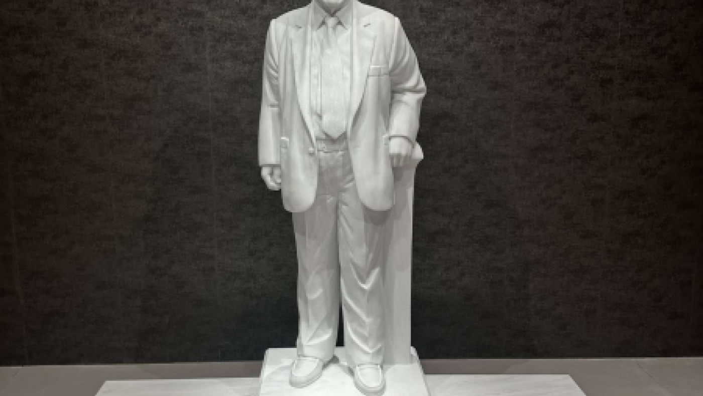 Αποκαλύφθηκε το άγαλμα του Παύλου Γιαννακόπουλου στο ΟΑΚΑ