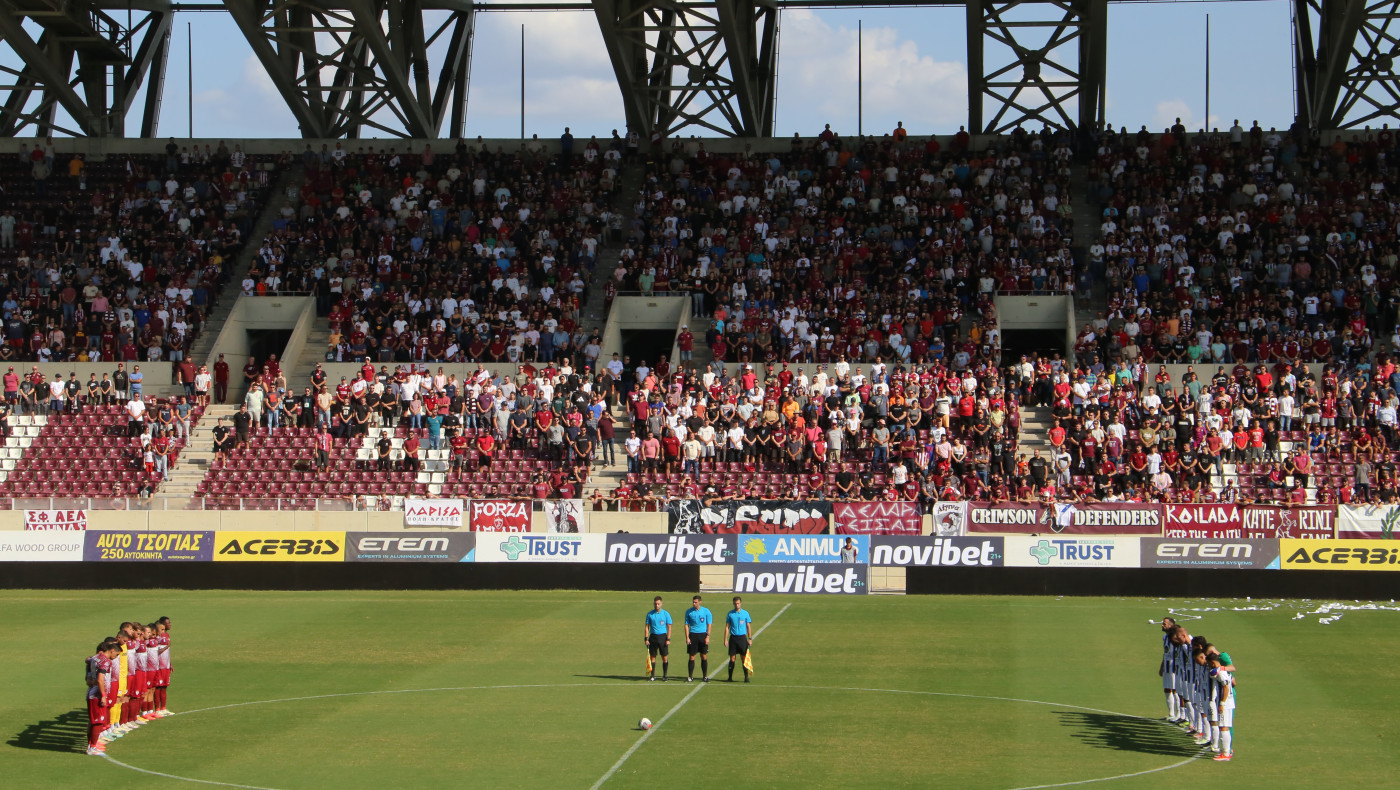 ΑΕΛ-Ηρακλής: Ενός λεπτού σιγή και εικόνες από την «AEL FC Arena»