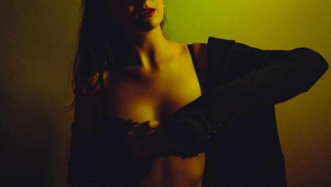 Έδωσε κοκαΐνη και προσέλαβε ιερόδουλη για να κάνει... άνδρα τον 13χρονο γιο του