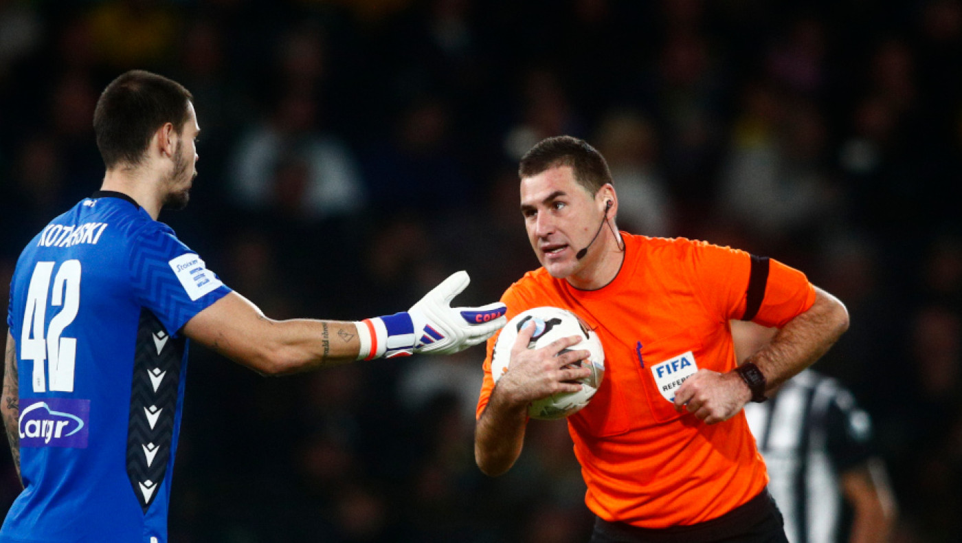 AEK κατά Ομπρένοβιτς και VAR: «Αγνόησαν πέναλτι στον Γκαρσία» (vid)