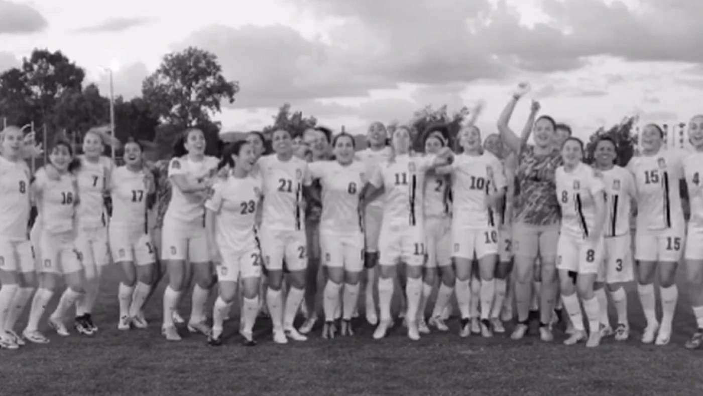 Εθνική Γυναικών: Οι Ελληνίδες διεθνείς τραγουδούν το νέο σύνθημα και γίνονται viral (vid)