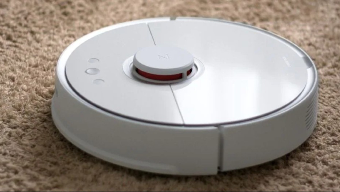 Χάκαραν σκούπα – ρομπότ και άρχισε να βρίζει – «Άντε και γ…» (vid)